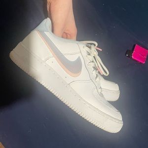 Nike size 8 pink and blue